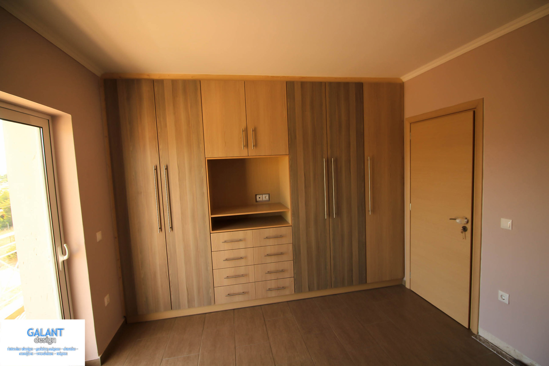 ΝΤΟΥΛΑΠΑ– GAL.WOR.004